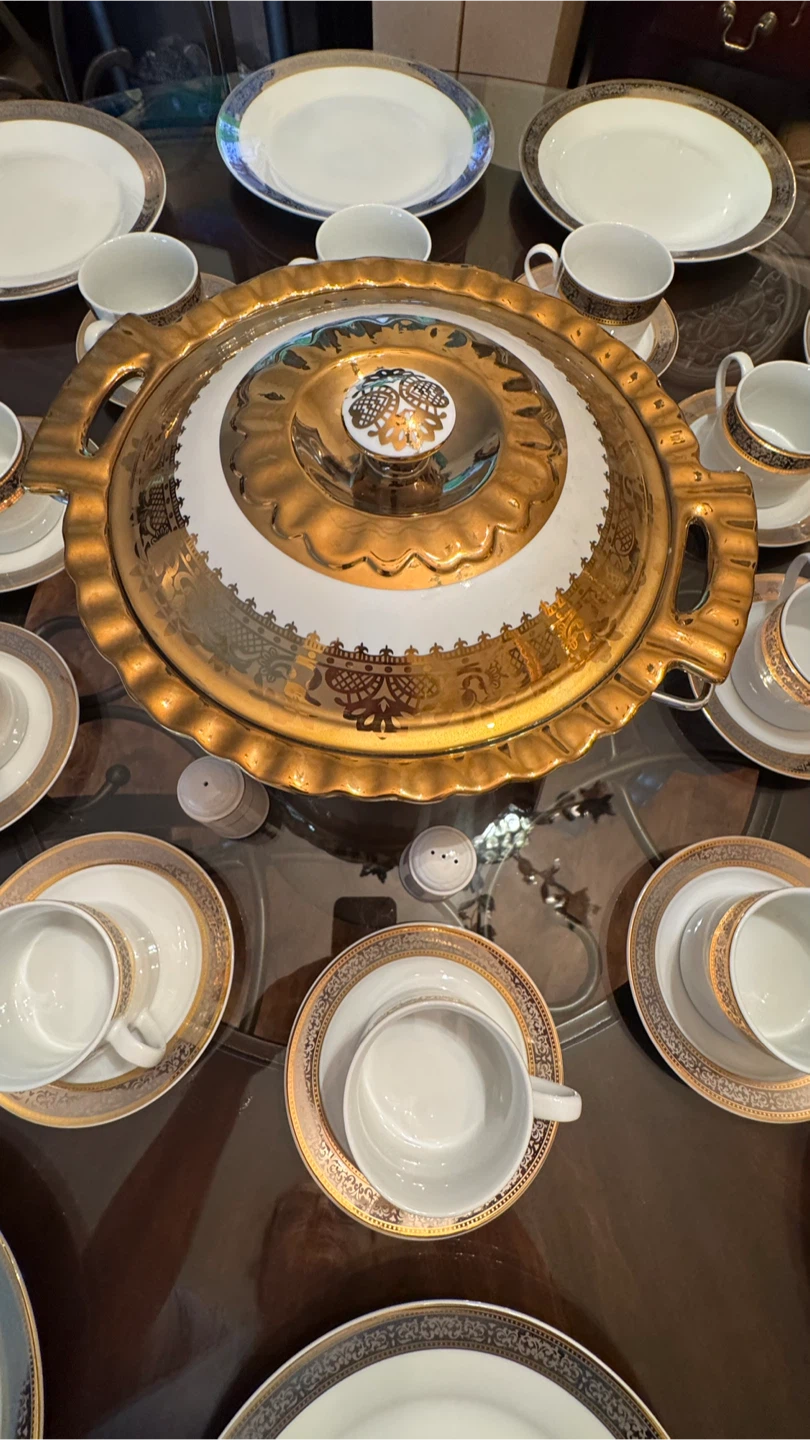 White and Gold Dinnerware Set with Tureen - photo 3
