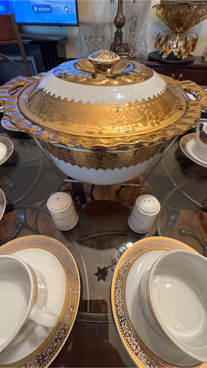 White and Gold Dinnerware Set with Tureen - photo 4