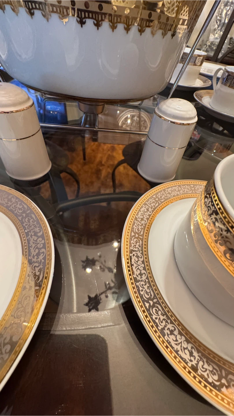 White and Gold Dinnerware Set with Tureen - photo 5