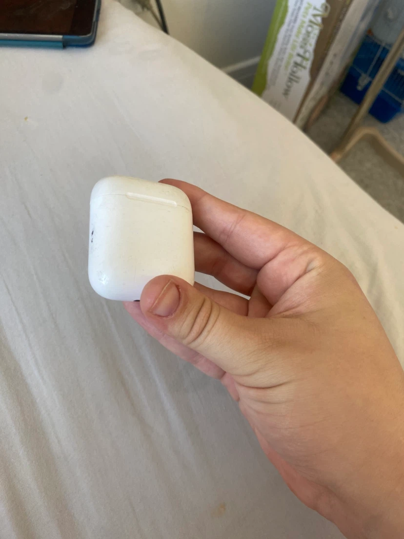 Apple AirPods - photo 2