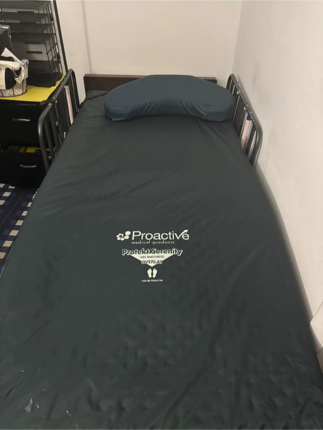 🛏️ Twin Hospital Bed for Sale – Excellent Condition!