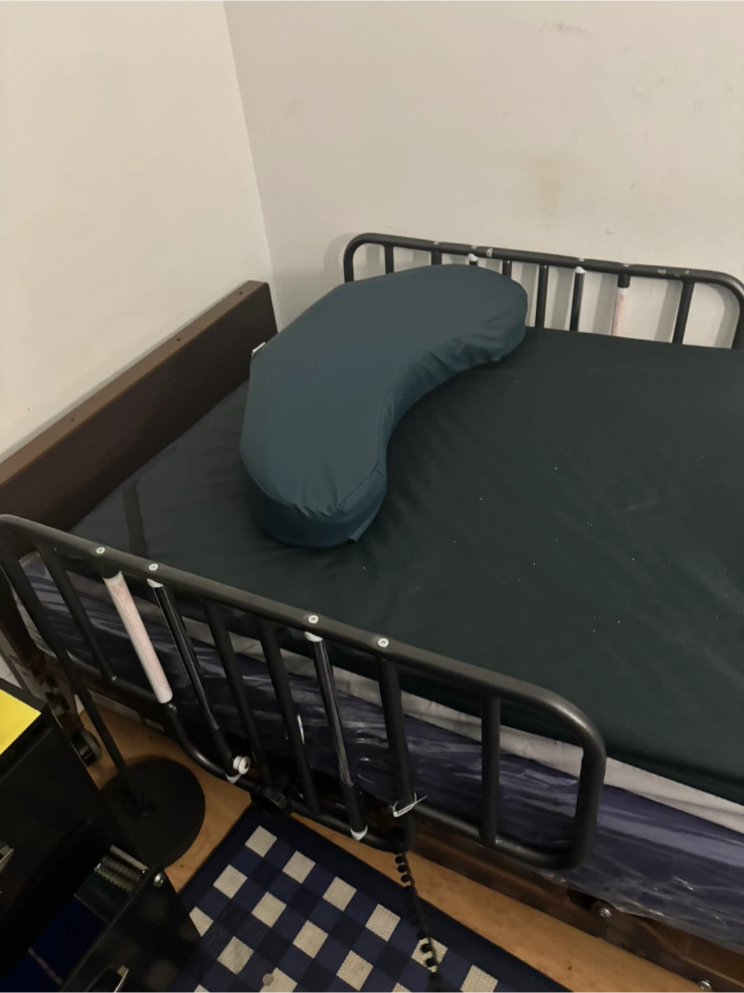 🛏️ Twin Hospital Bed for Sale – Excellent Condition! - photo 5