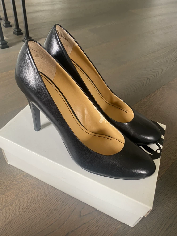 Nine West Black Leather Heels - Size 9.5M