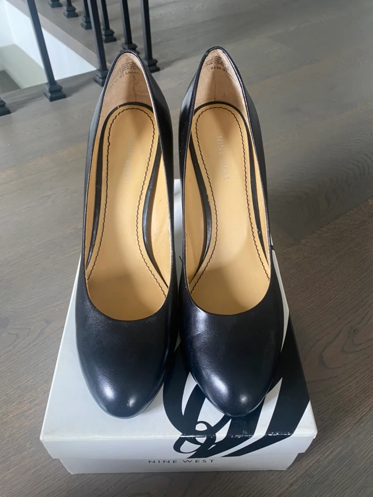 Nine West Black Leather Heels - Size 9.5M - photo 2