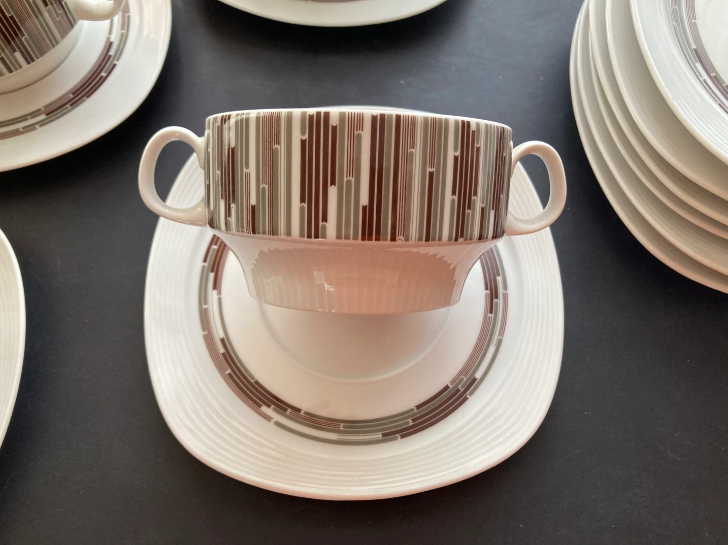 Set Soup Bowls with Saucers and plates. Arzberg - photo 4