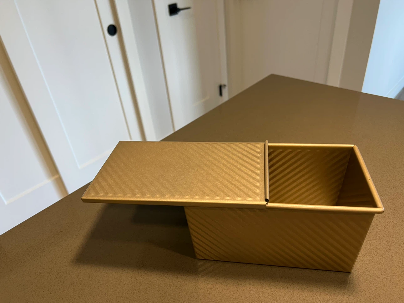 Sett of 2 Loaf Pans, one with lid - photo 5