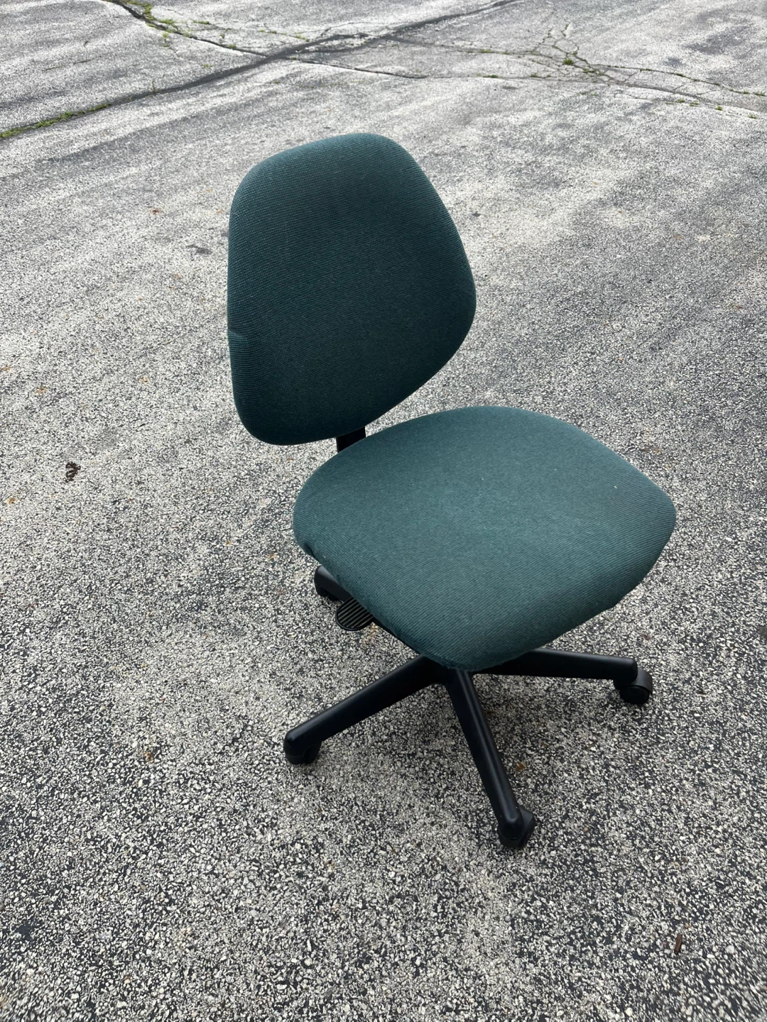 Desk Chair - FREE