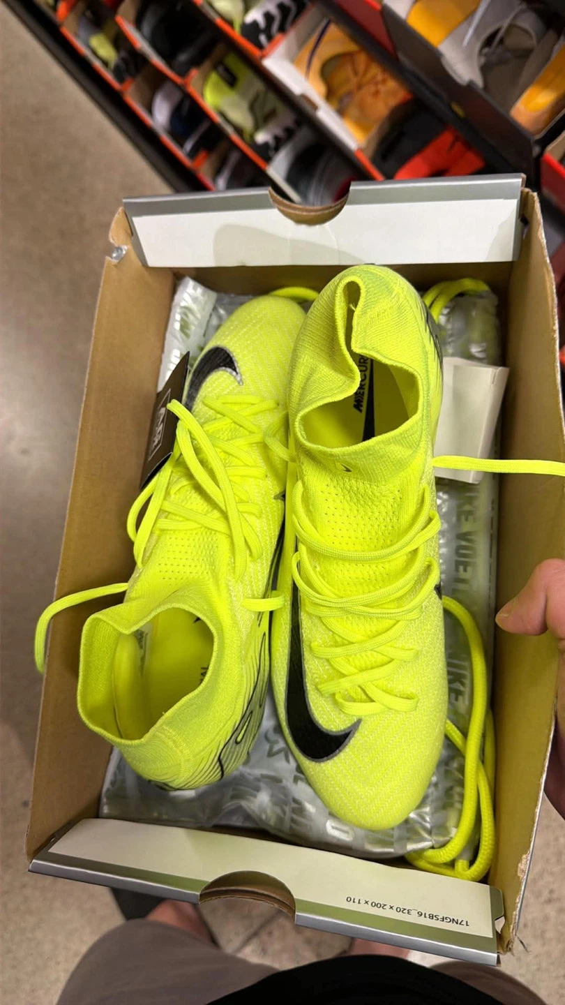 Nike Mercurial Zoom Football Cleats