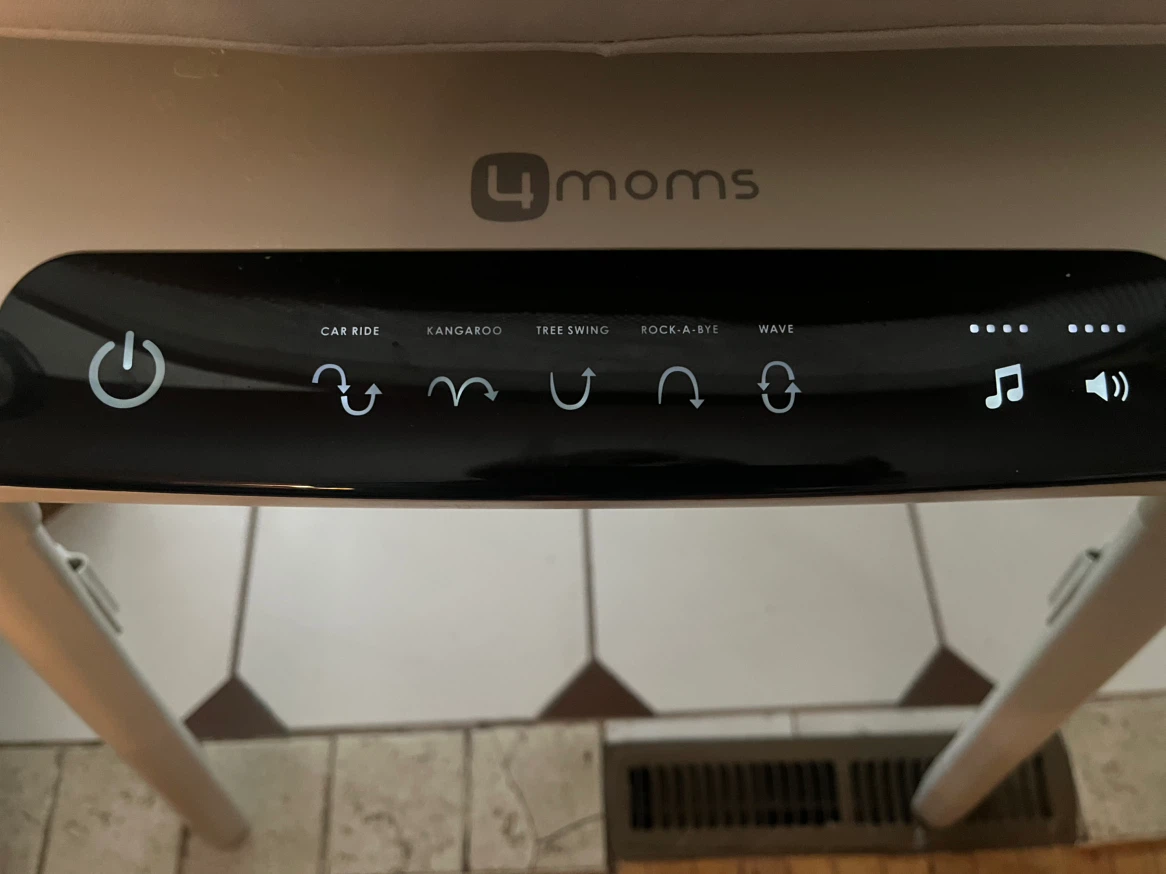 4moms Sleep Bassinet, with bonus extra mattress cover and sheets - photo 4