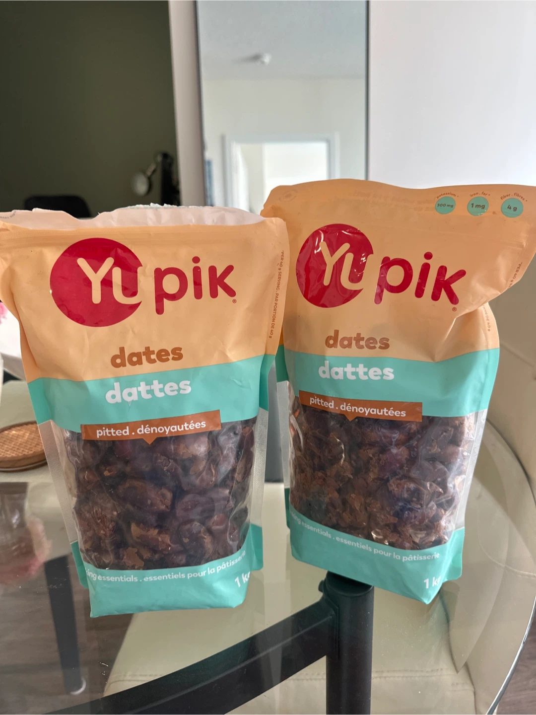 2X Yupik Pitted Dates 1 kg bags - free/trade