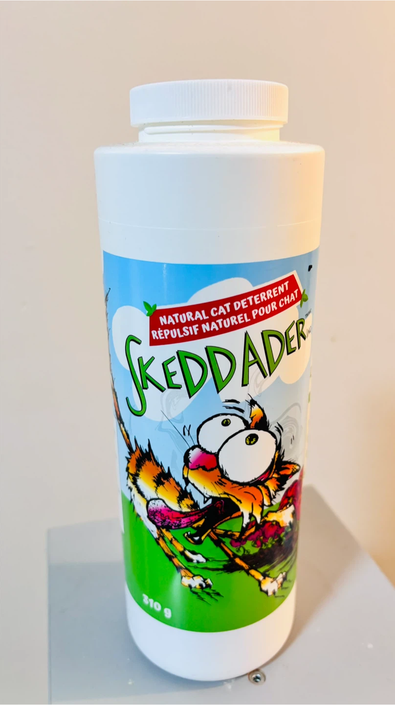 Skeddader Natural Cat Deterrent Powder - used