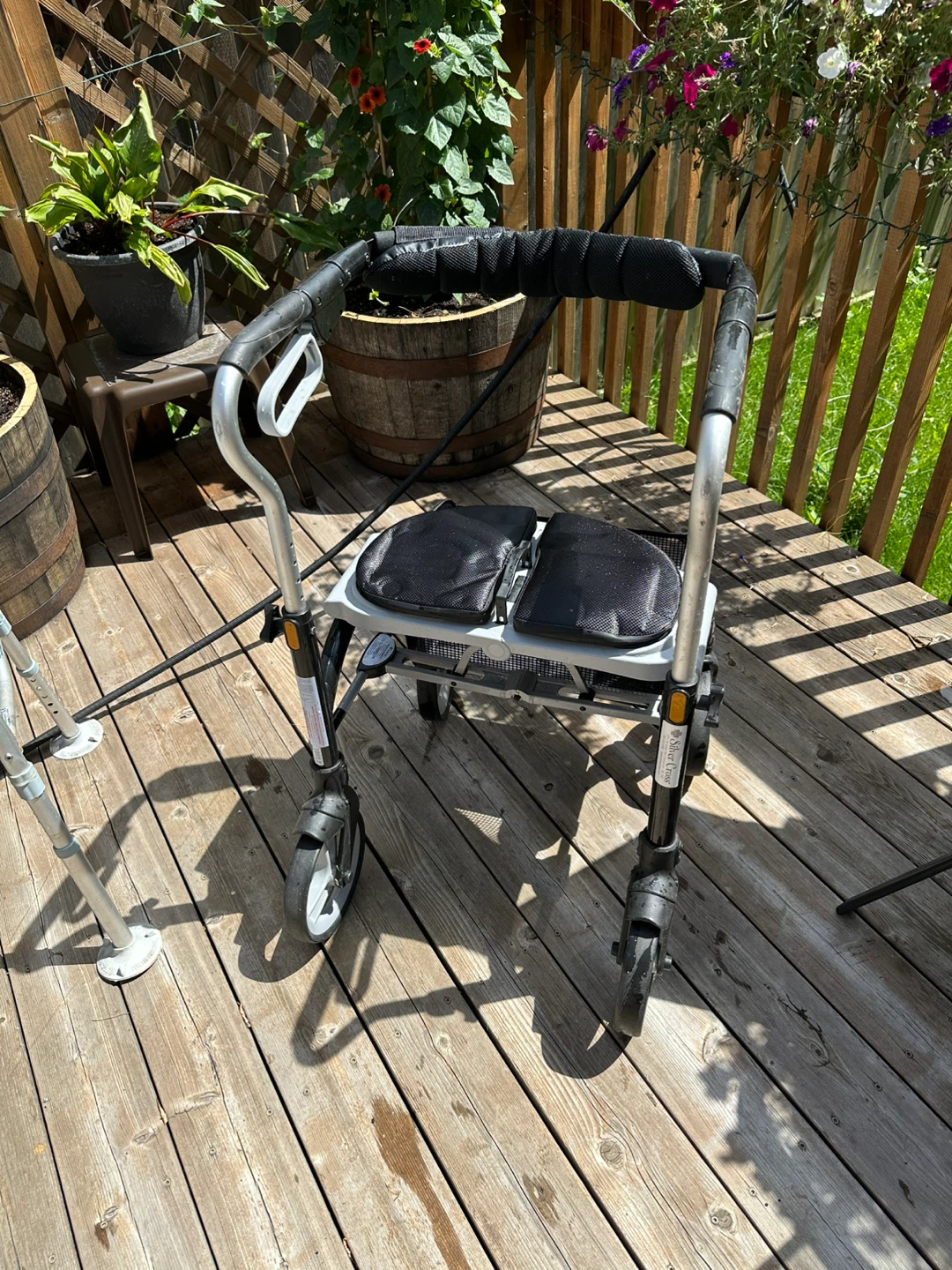 Drive Medical Four Wheel Rollator Walker with Seat and Basket