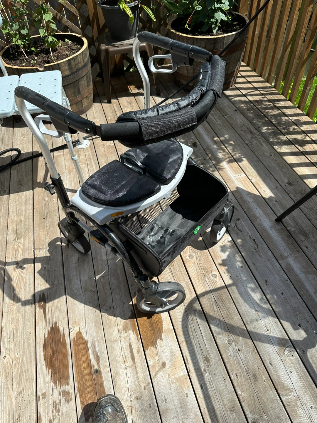 Drive Medical Four Wheel Rollator Walker with Seat and Basket - photo 2
