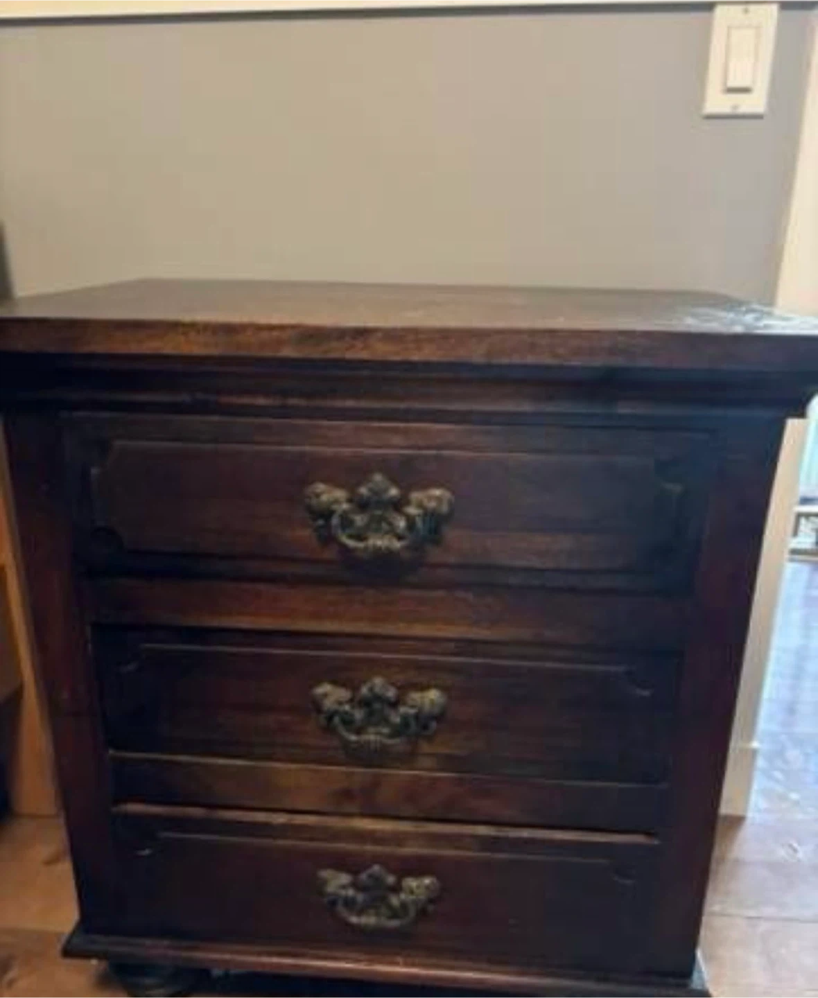 Solid Wood 3-Drawer Nightstand / End Table - photo 3