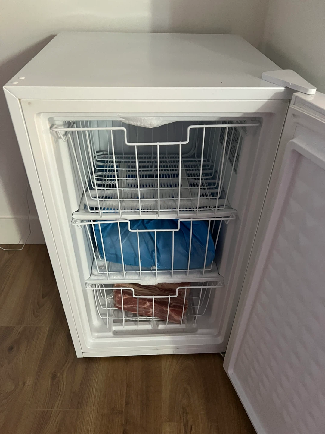 Koolatron Upright Deep Freezer - photo 2