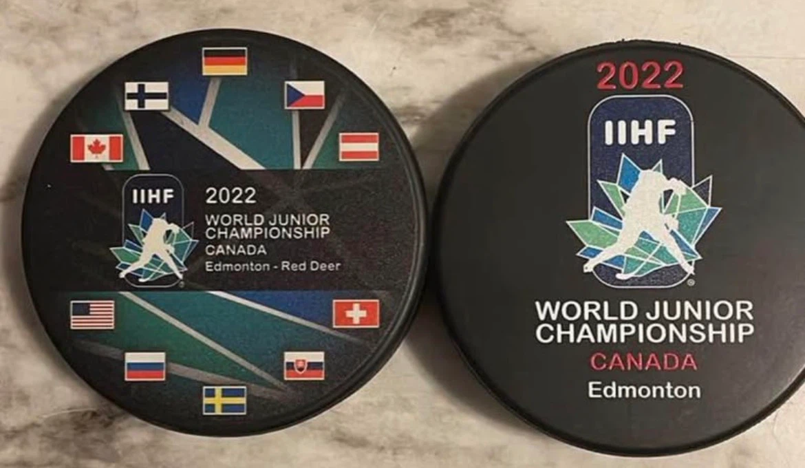 Before Russia expelled from 2022 World Juniors *ILLEGAL* puck - photo 2