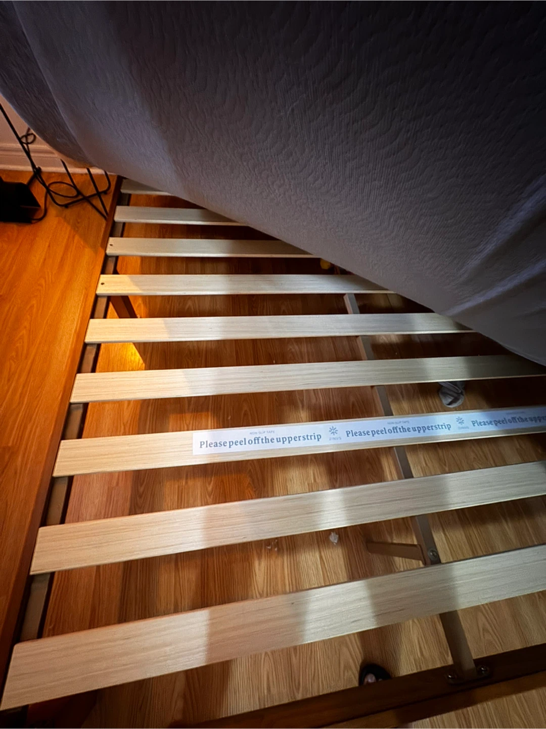 Endy Queen sized mattress & Wooden Bed Frame with Slats - photo 4