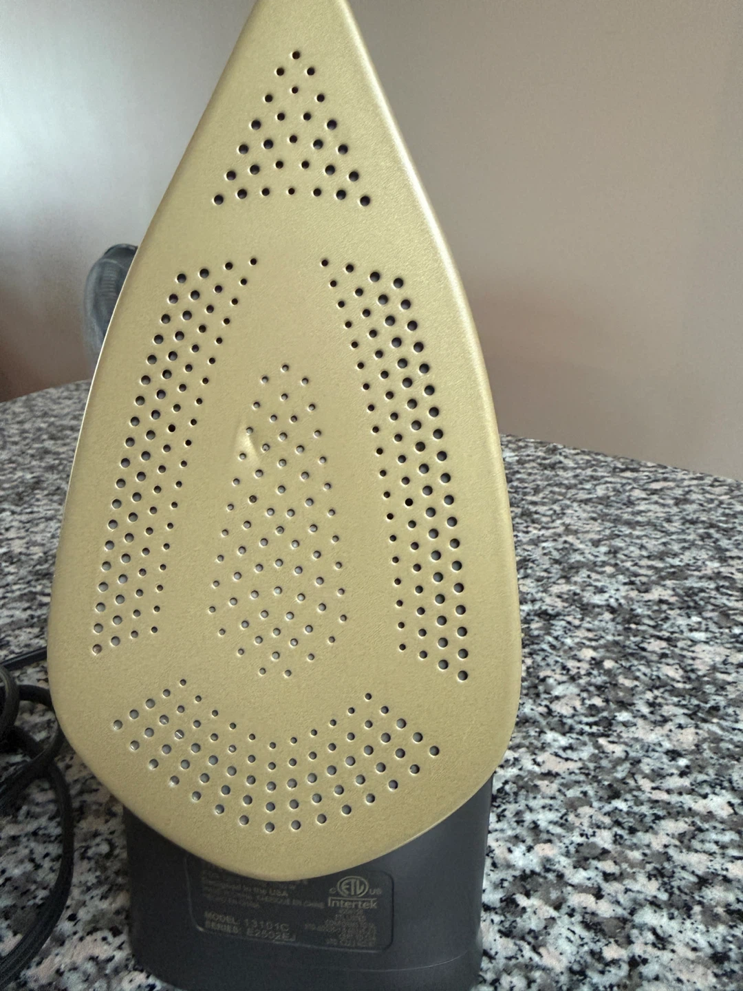 CHI Titanium Ceramic Steam Iron - photo 2