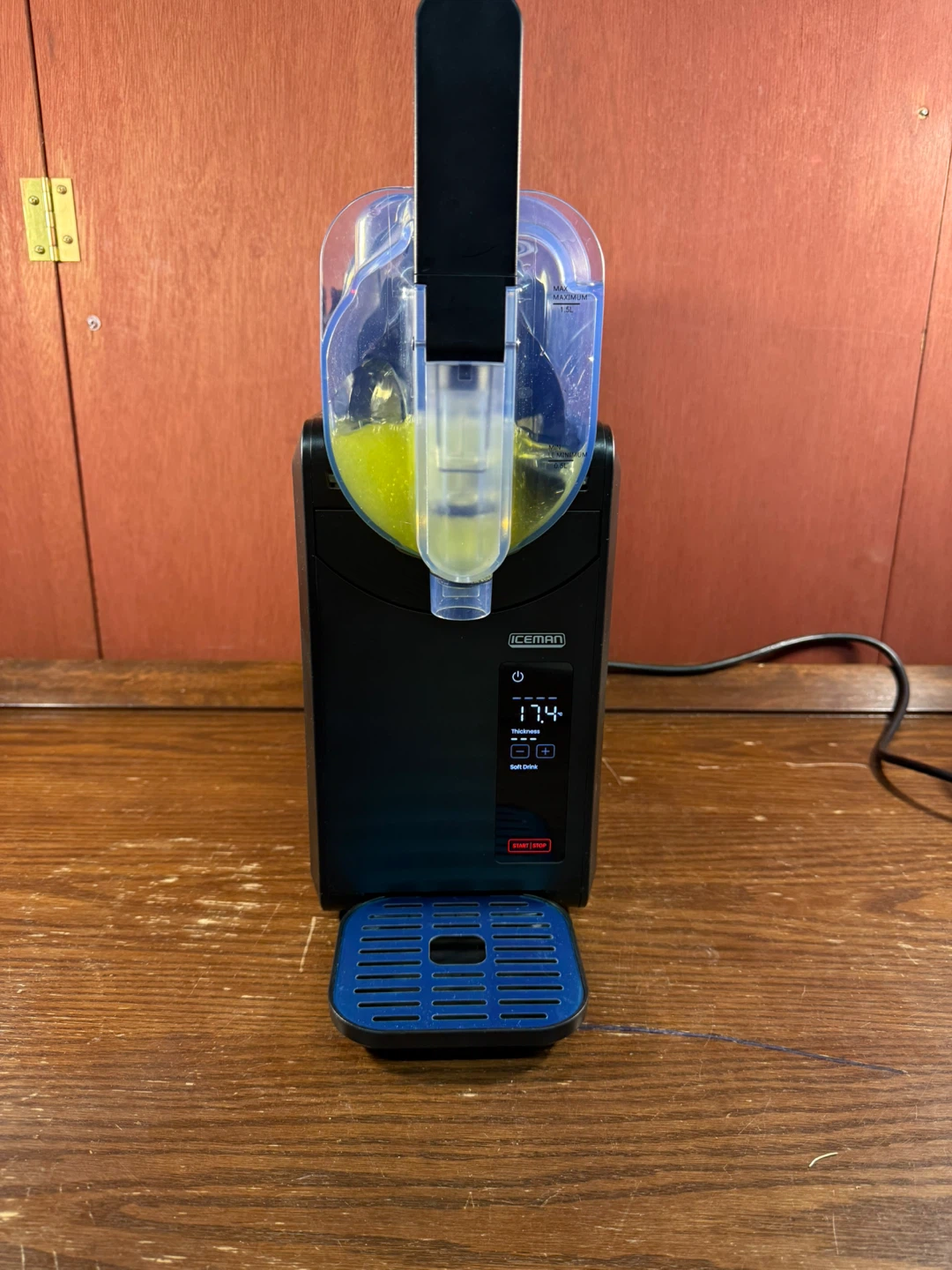 ICEMAN Slush-Ease 1.5L Slushy Maker with Customizable Thickness
