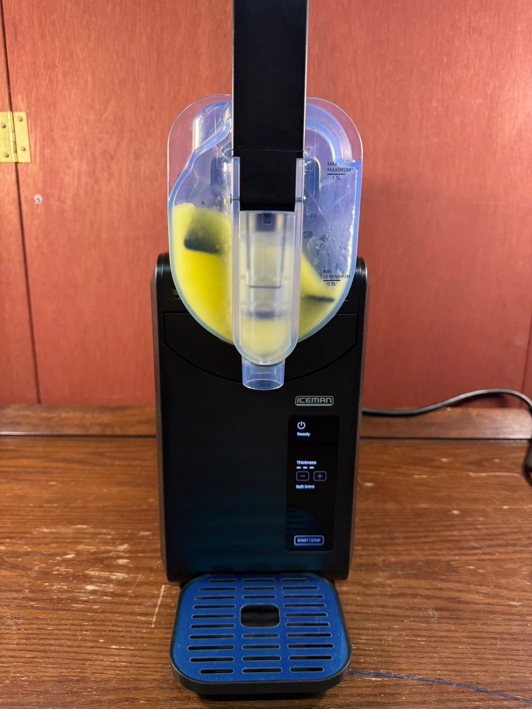 ICEMAN Slush-Ease 1.5L Slushy Maker with Customizable Thickness - photo 2
