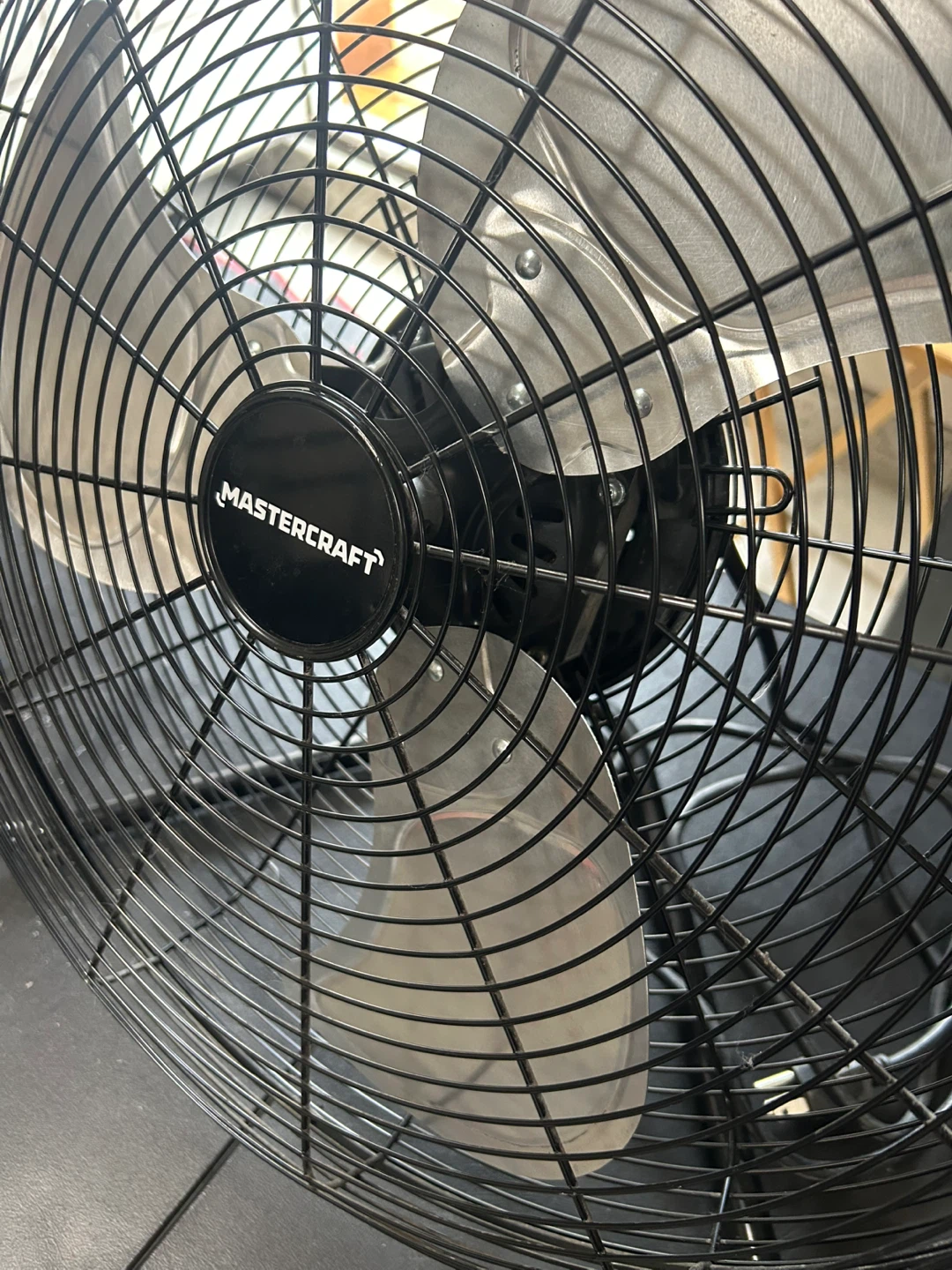 Mastercraft 20-inch Floor Fan - photo 2