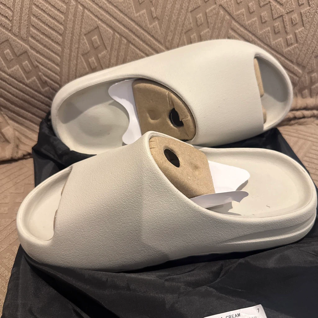 YS-05 Cream Slides - photo 2