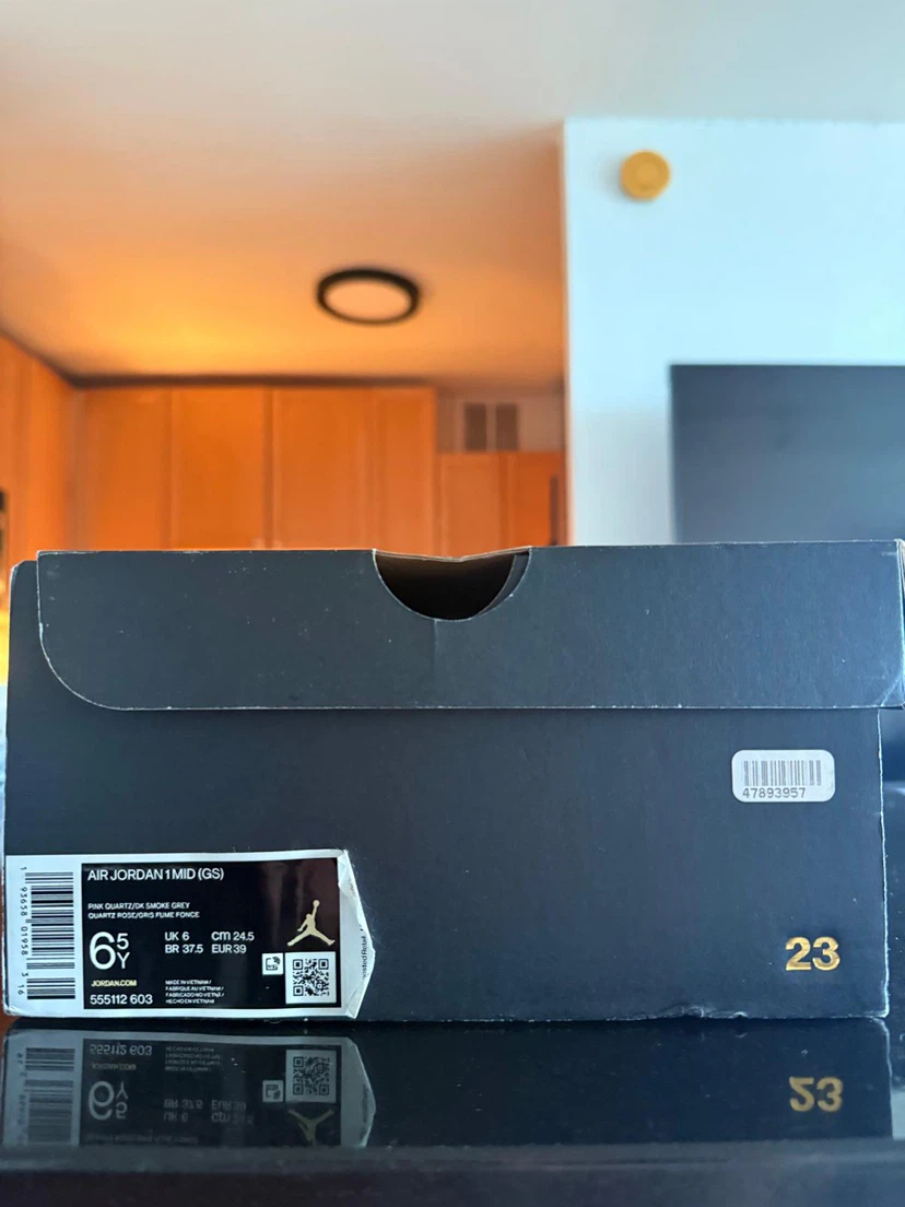 Air Jordan 1 Mid (GS) Shoes