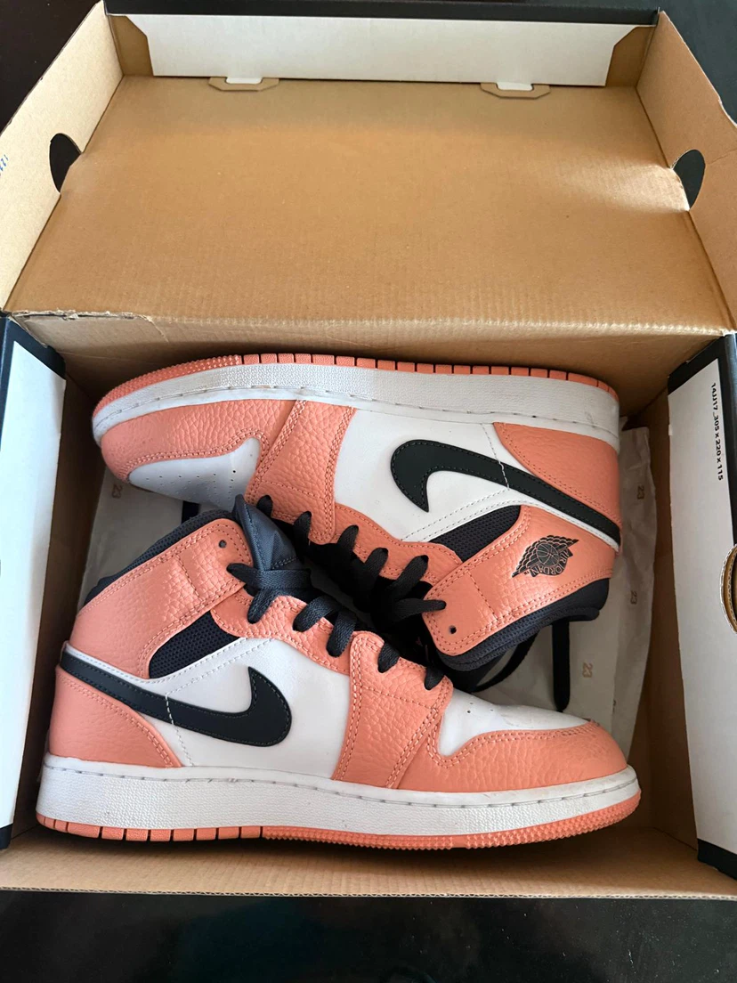 Air Jordan 1 Mid (GS) Shoes - photo 2