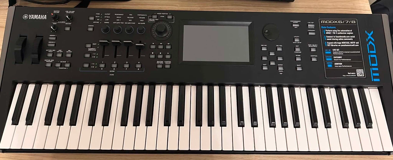 Yamaha MODX6 Synthesizer Keyboard