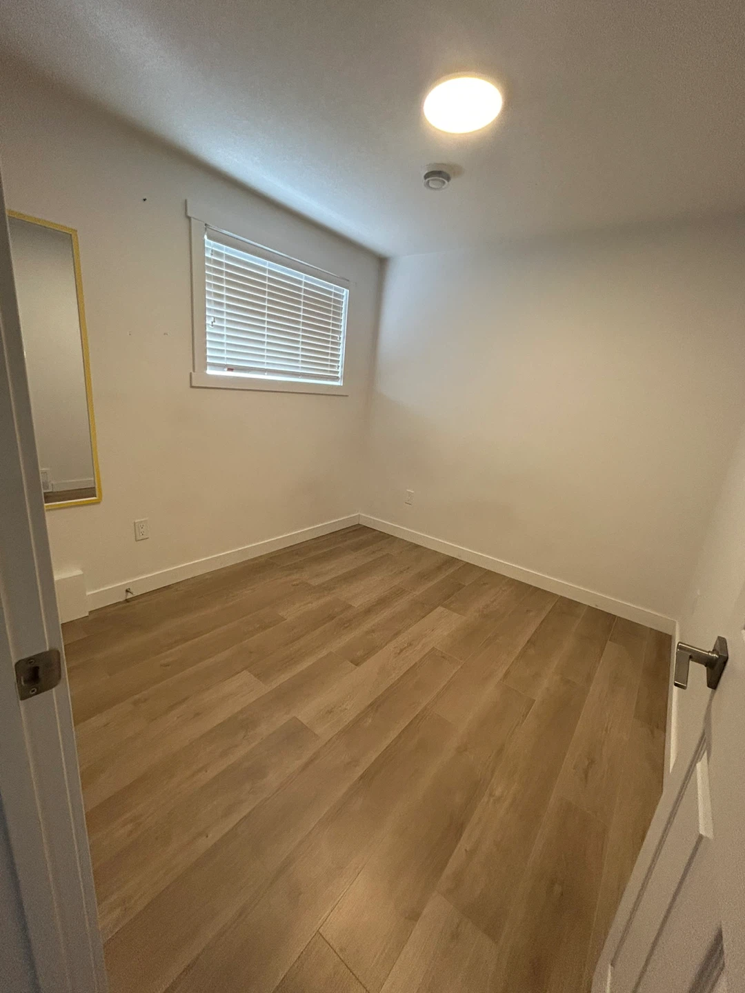 Basement for rent - photo 4