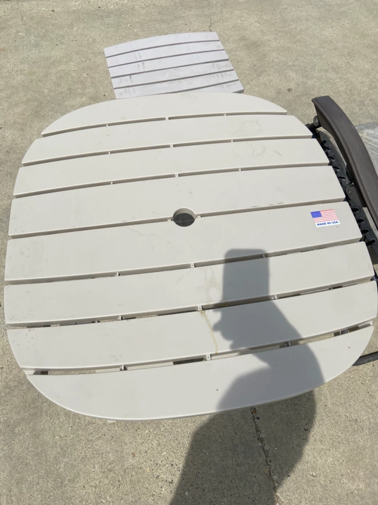 Patio chairs and table - photo 3