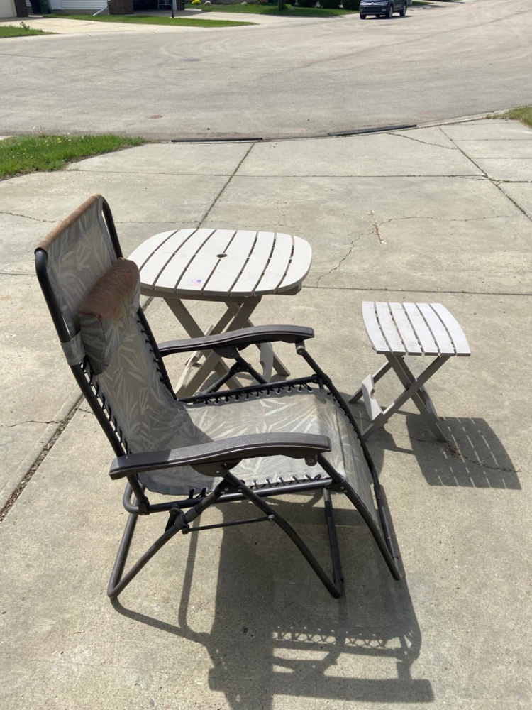 Patio chairs and table - photo 4