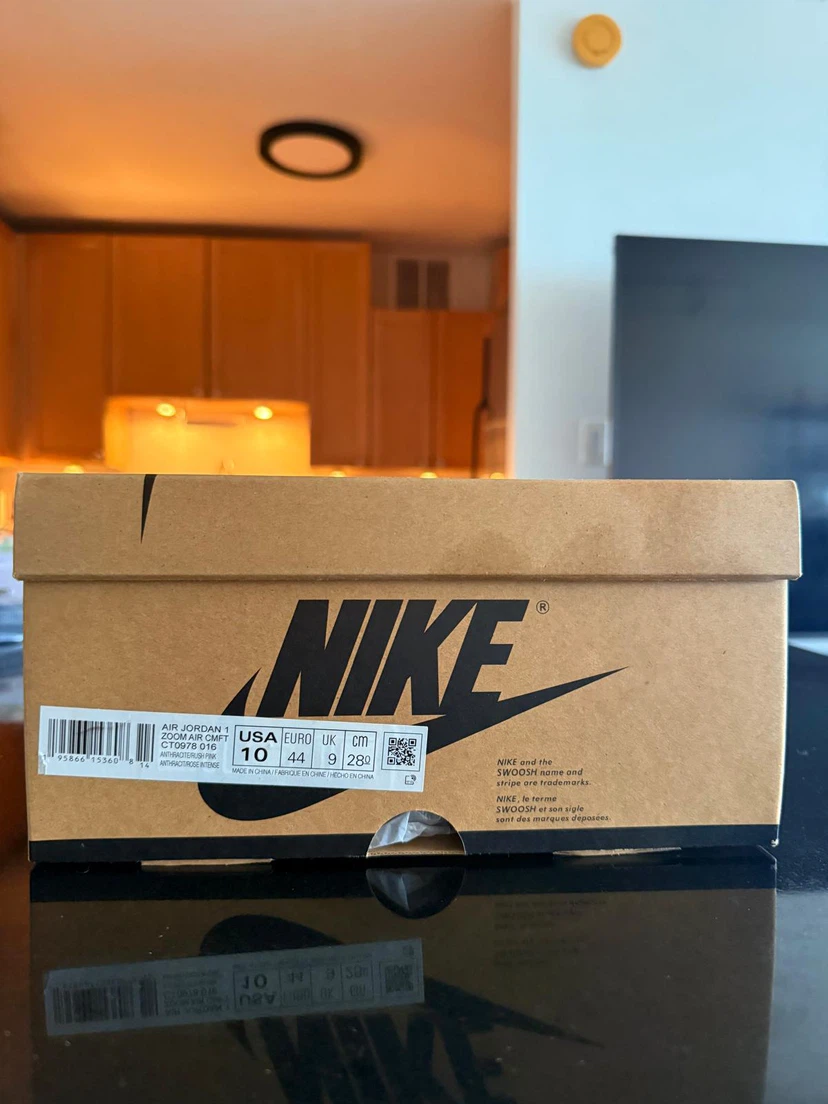 Nike Air Jordan 1 Mid SE "Light Curry" Size 10 - photo 2