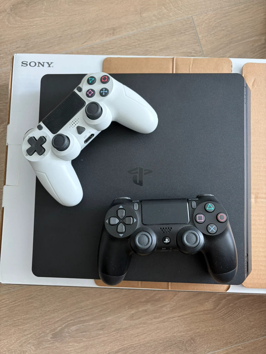 PS4 Slim with 2 Controllers - photo 2