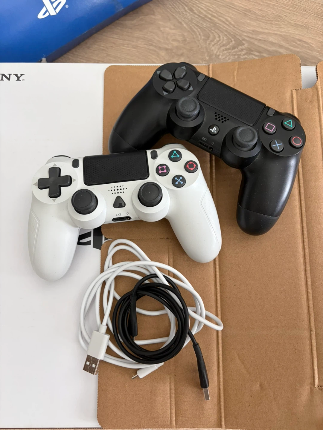 PS4 Slim with 2 Controllers - photo 4