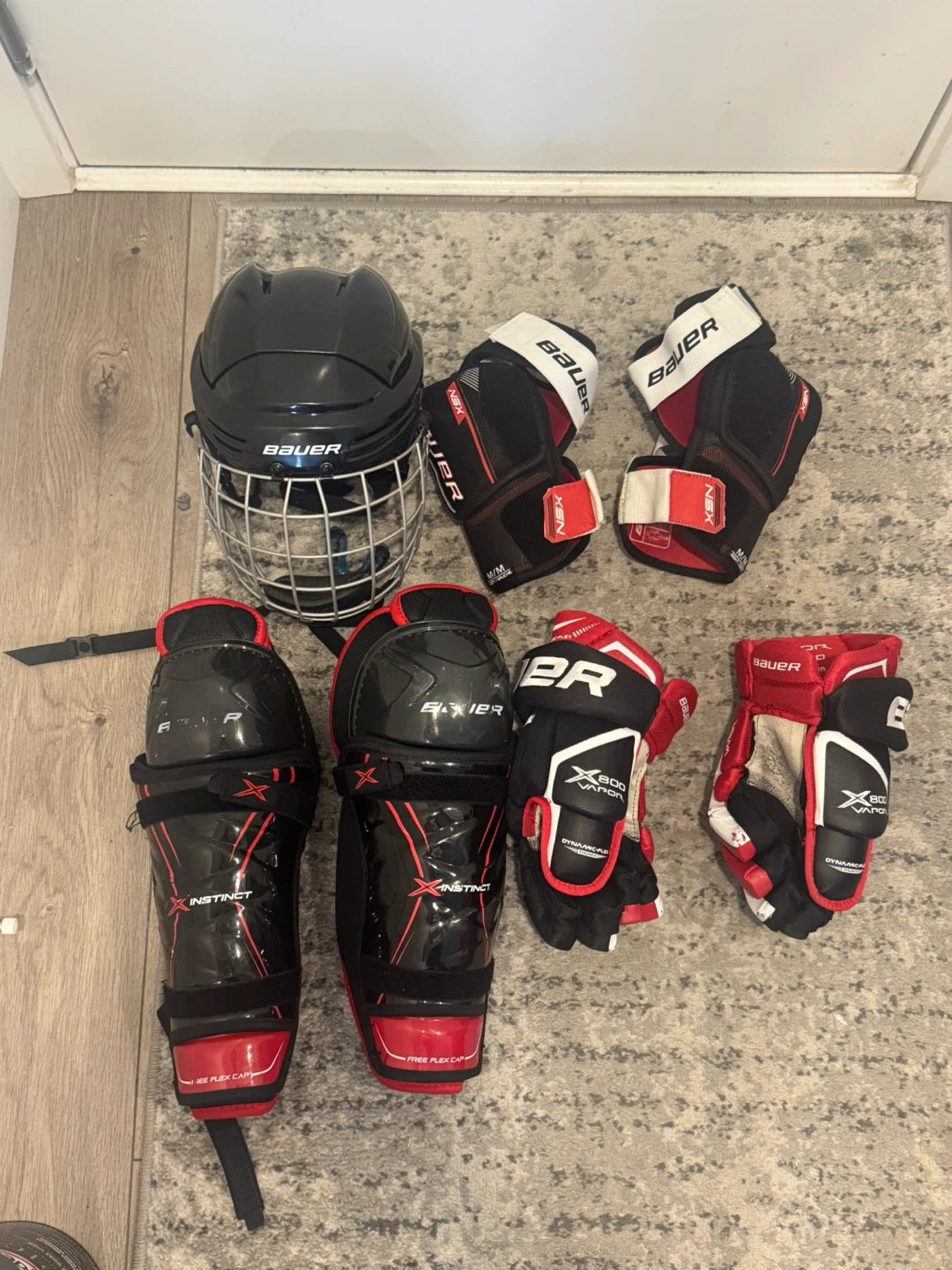 Adult Roller Hockey Gear Set - Bauer Size 9 Skates & Mission