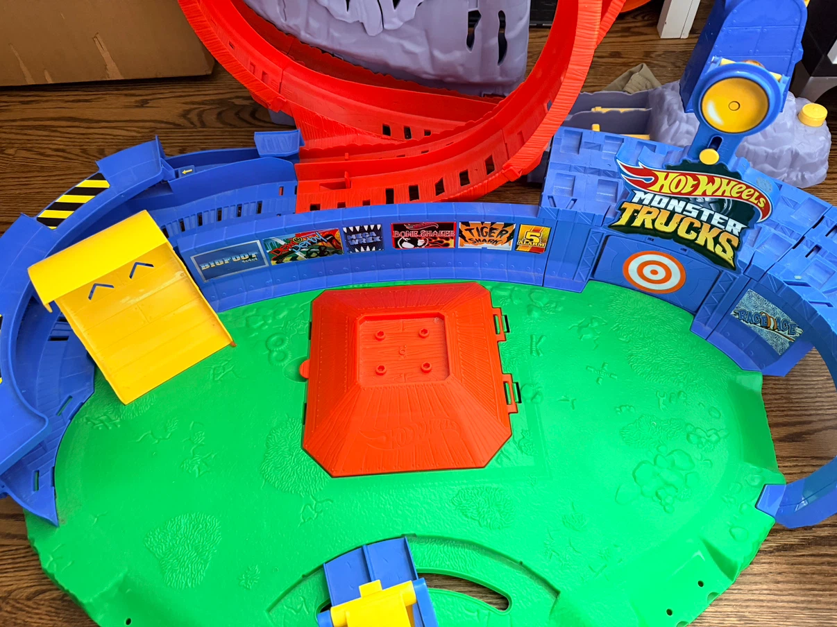 Hot Wheels Monster Trucks T-Rex Volcano , Track Set - photo 2