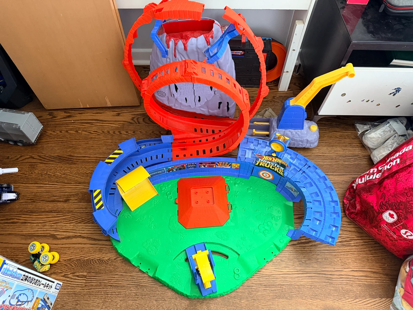 Hot Wheels Monster Trucks T-Rex Volcano , Track Set