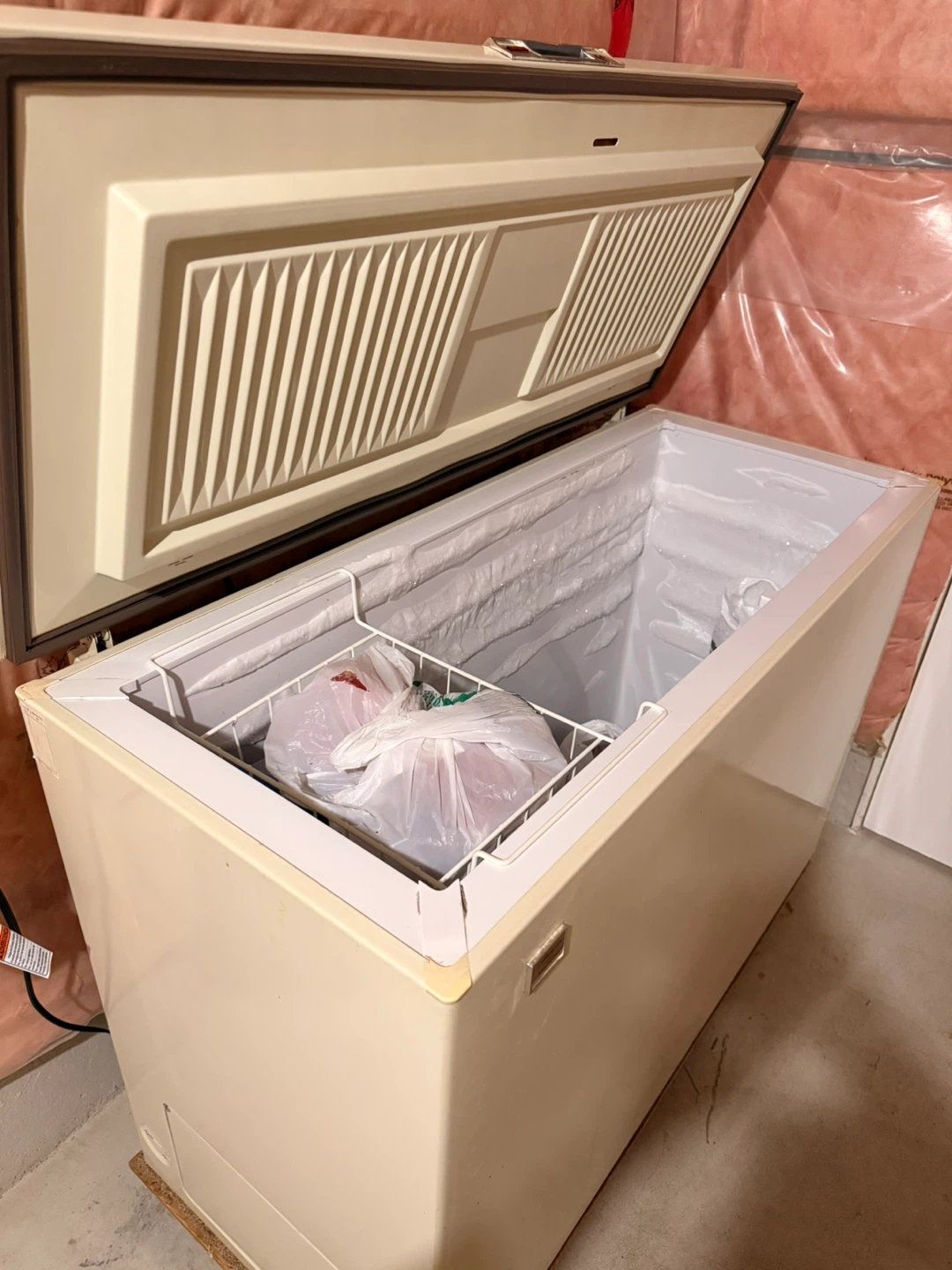 White Chest Freezer - photo 3