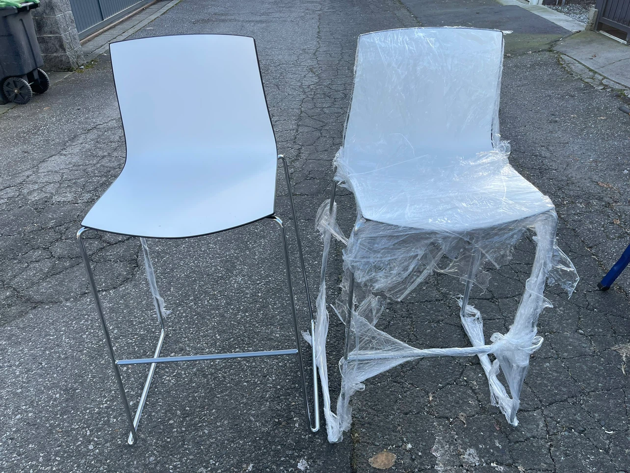 White Bar Stool with Metal Legs - photo 3