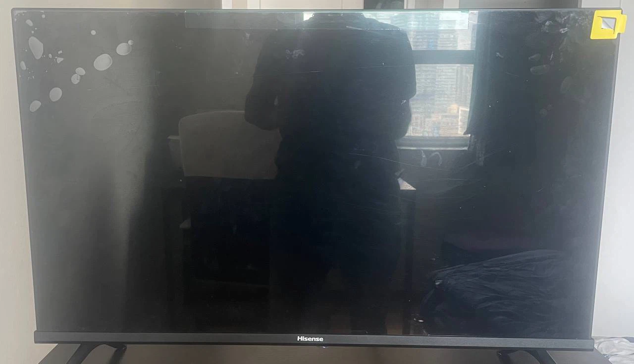 32” Hisense Smart TV – Excellent Condition