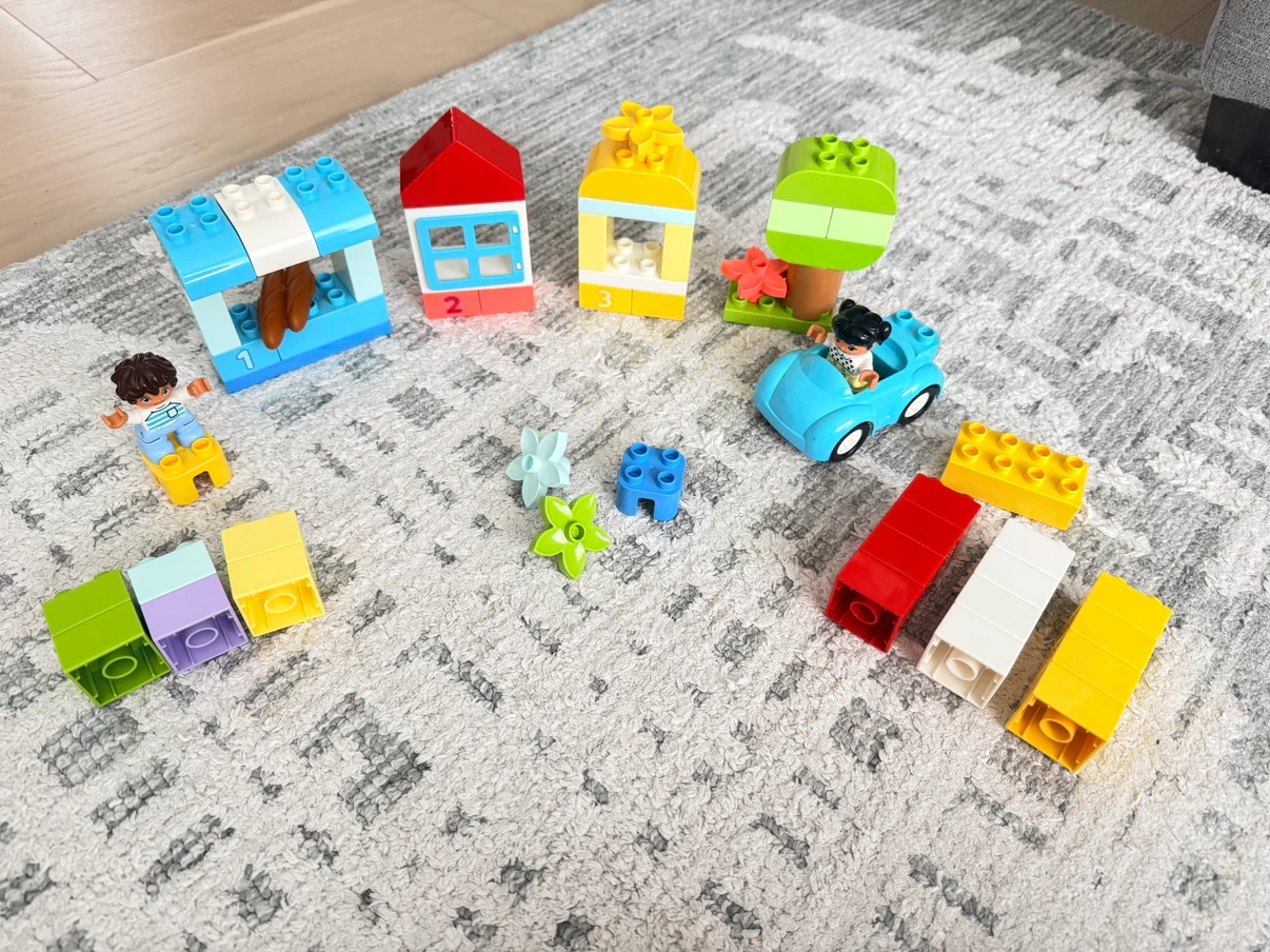 LEGO DUPLO Classic Brick Box Building Set 10913 - photo 2