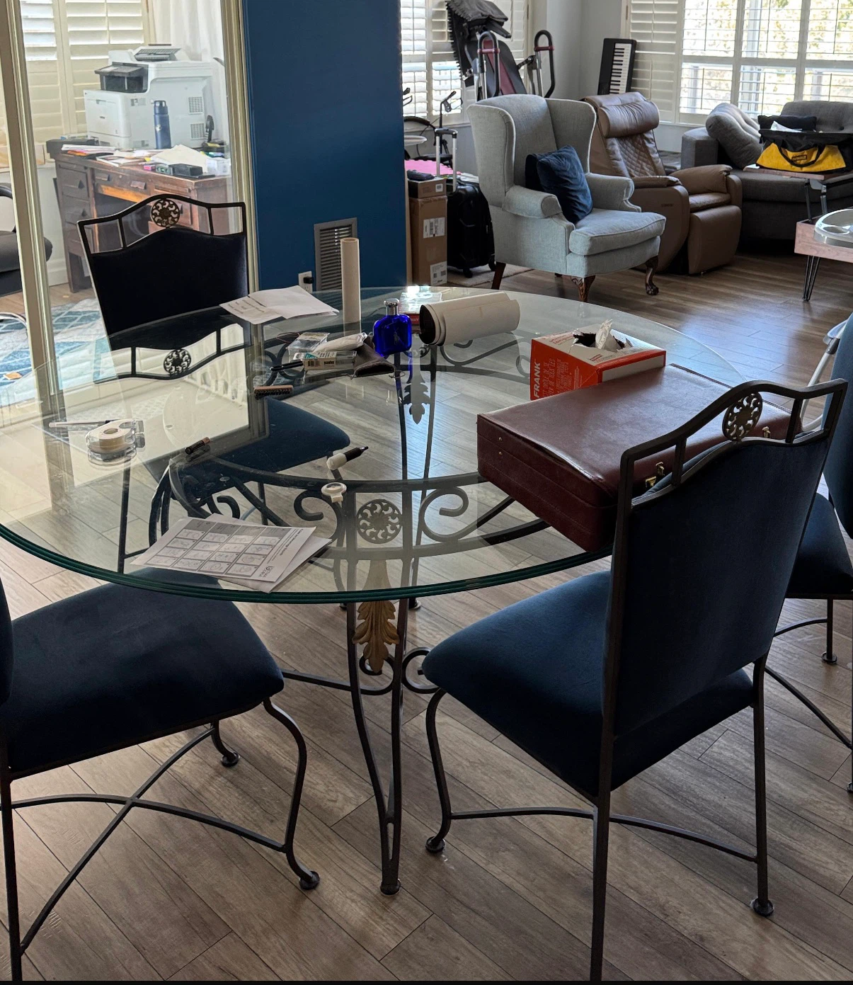 Round Glass Table Top and 8 chairs