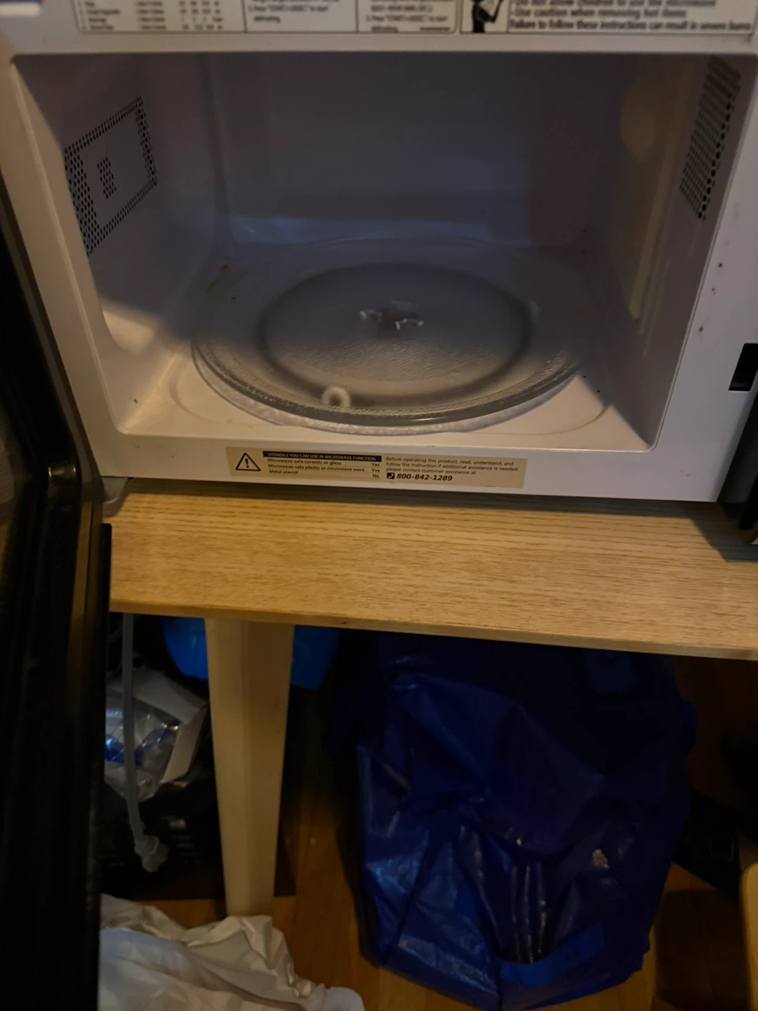 BLACK+DECKER Microwave Oven - photo 2