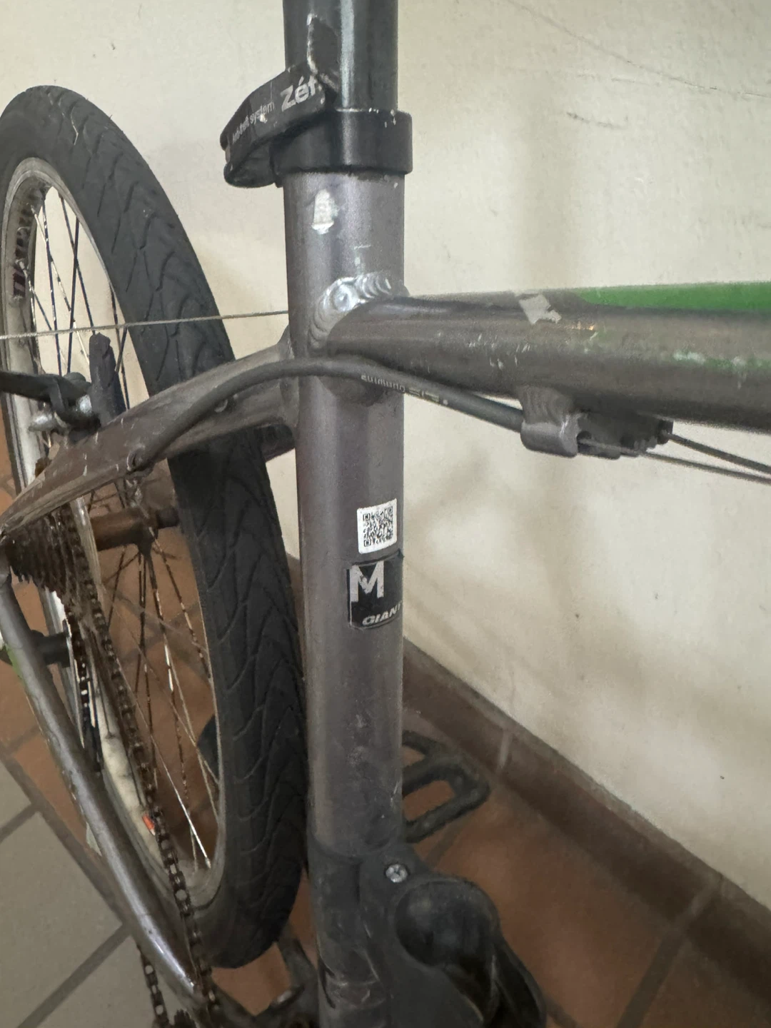 Giant 8 speed mountain bike - photo 3