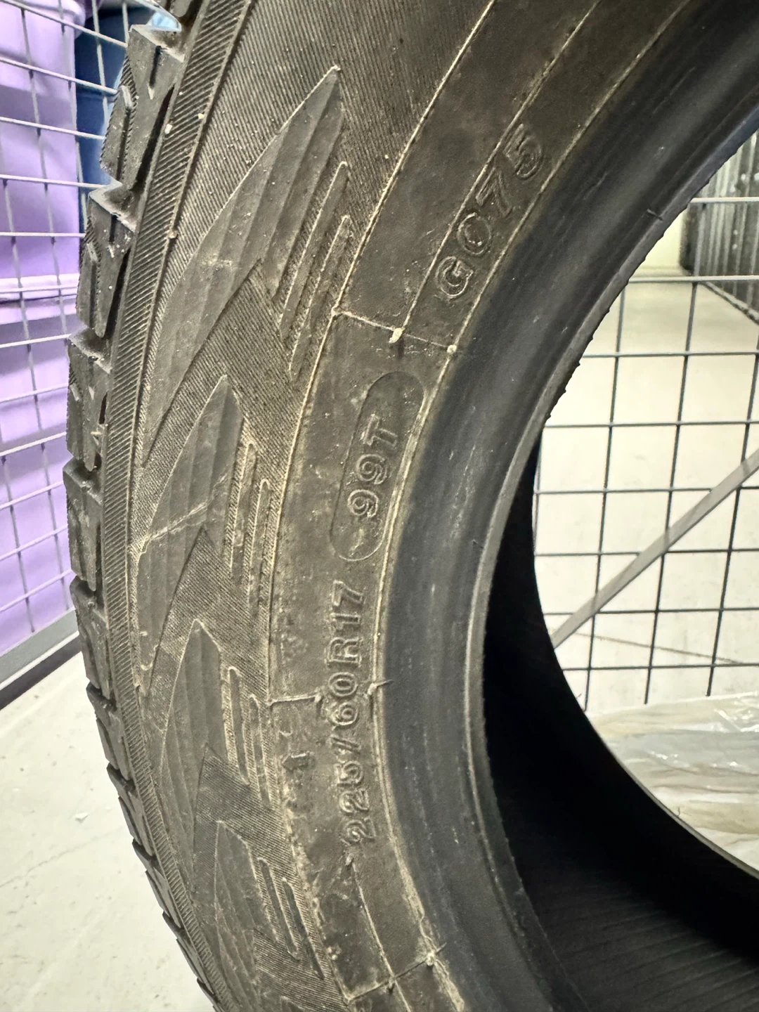 225/60R17 Yokohama IceGuard G075 Winter Tires – Set of 4 - photo 3