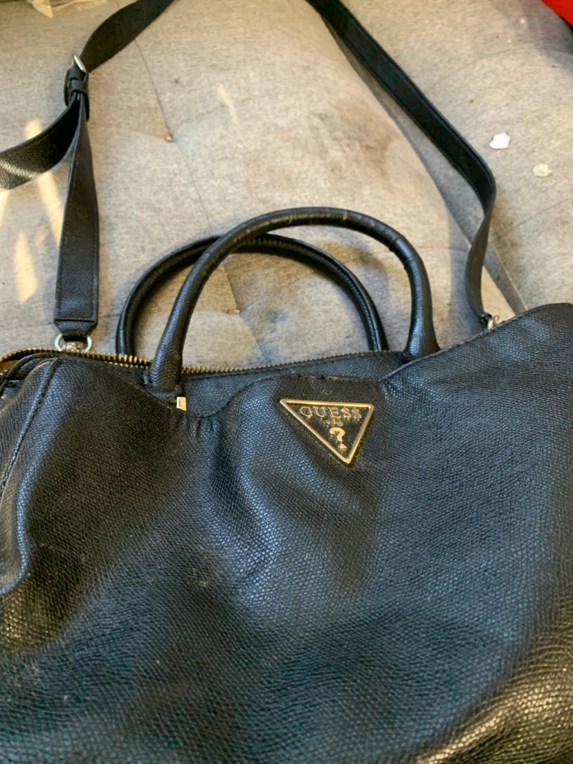 Black Guess Handbag 672-975-5756