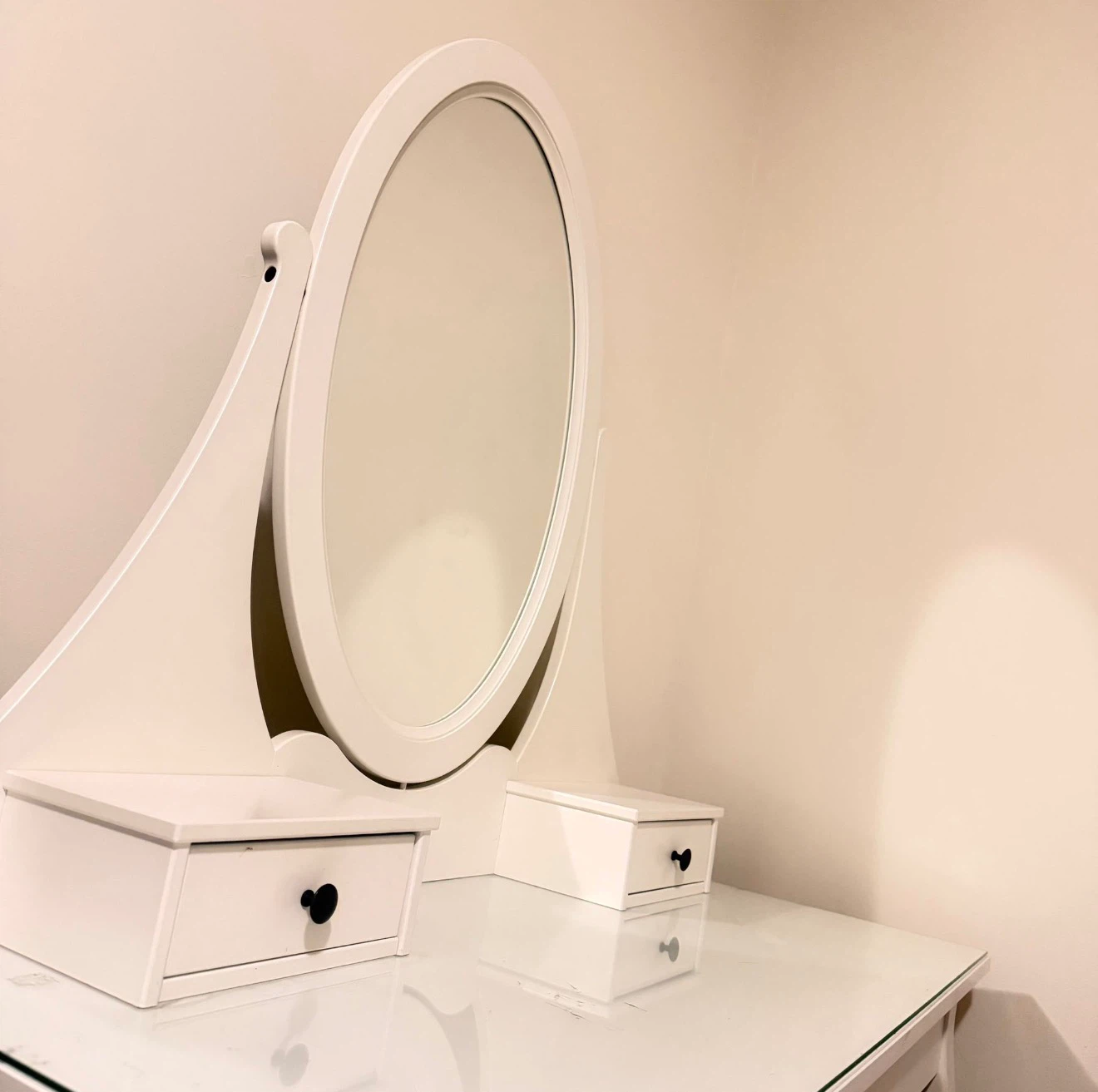 White Vanity Table with Mirror and Drawers