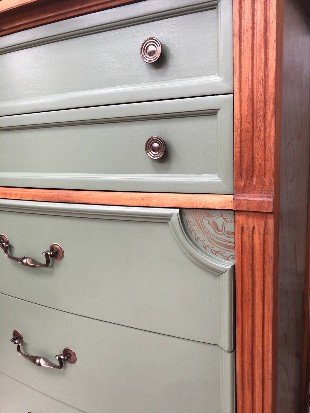 5 drawer refinished dresser hand painted design - photo 5