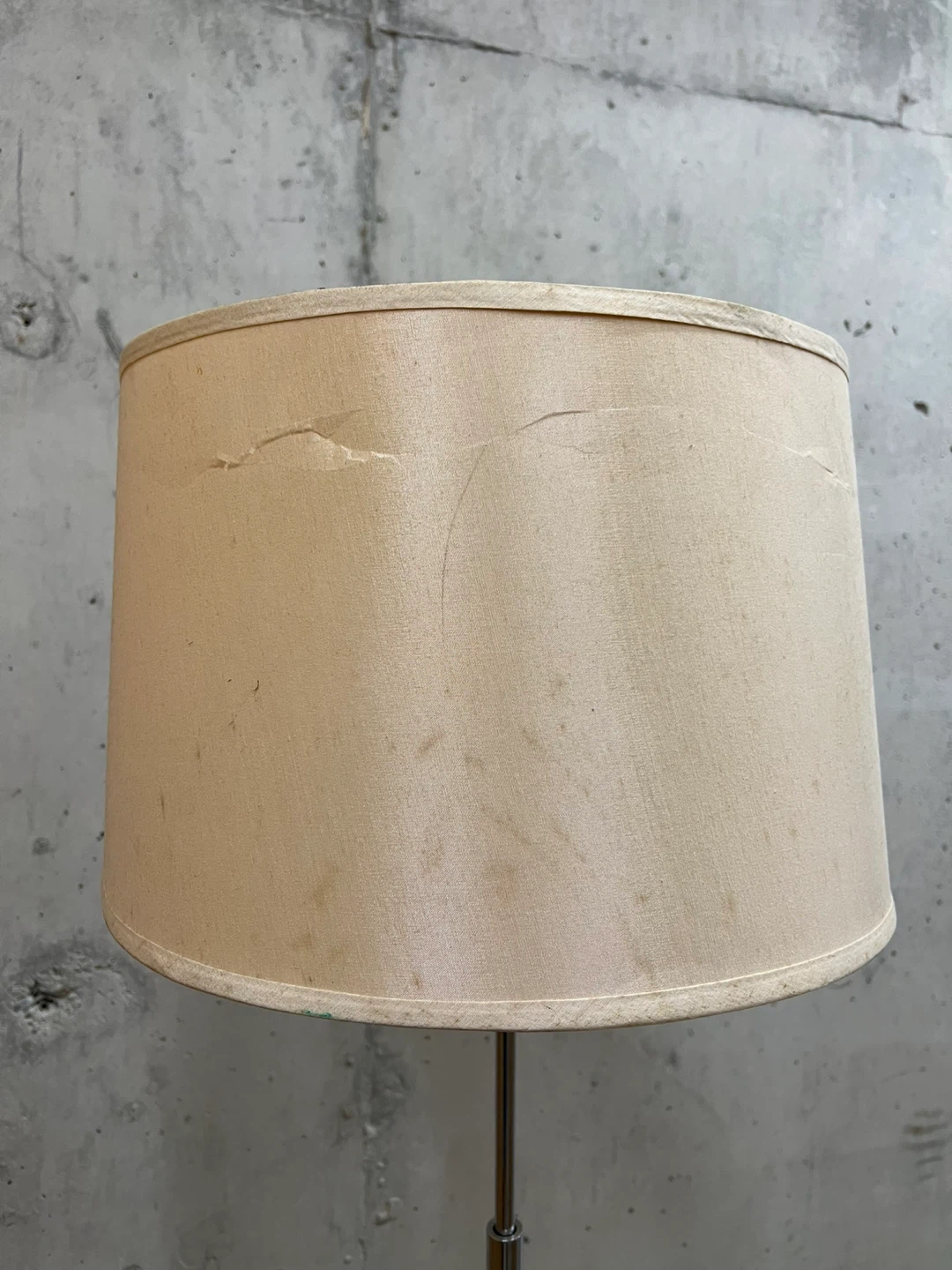 Floor Lamp with Beige Shade - photo 3